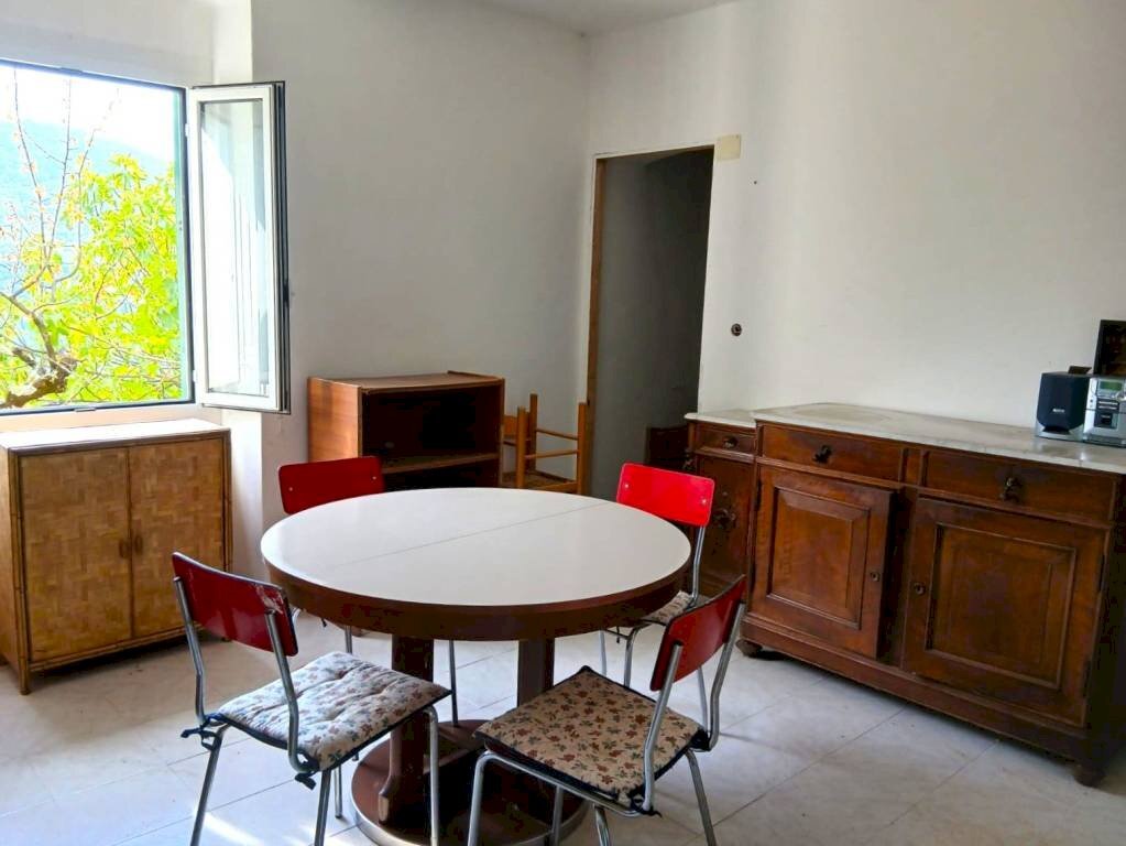 Salone - Four-room apartment via Case, Davagna - photo 2