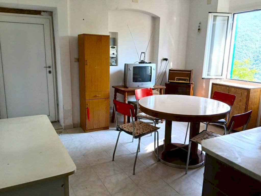 Salone - Four-room apartment via Case, Davagna - photo 3