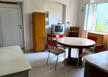 Salone - Four-room apartment via Case, Davagna - photo 3