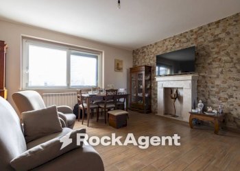 Salone - Three-room apartment via Bisceglia, Catanzaro - photo 7