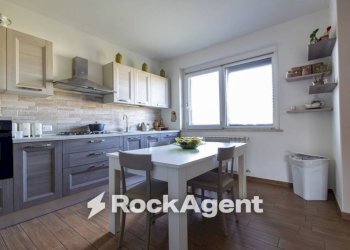 Cucina - Three-room apartment via Bisceglia, Catanzaro - photo 15