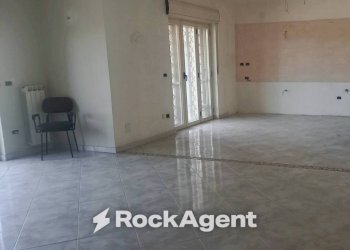 Cucina - Three-room apartment via Scafati, 13, Poggiomarino - photo 8