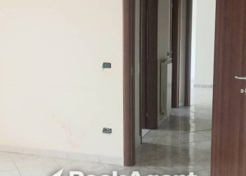 Corridoio - Three-room apartment via Scafati, 13, Poggiomarino - photo 14