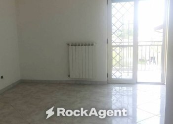 Camera da letto - Three-room apartment via Scafati, 13, Poggiomarino - photo 16