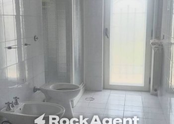 Bagno - Three-room apartment via Scafati, 13, Poggiomarino - photo 26