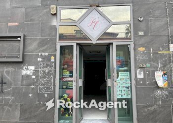 Facciata - Negozio via dei Goti, 7, Angri - foto 1