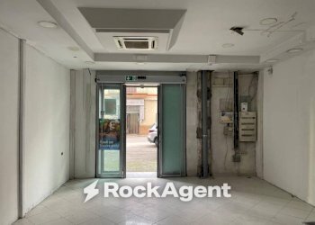 Interno non residenziale - Negozio via dei Goti, 7, Angri - foto 6
