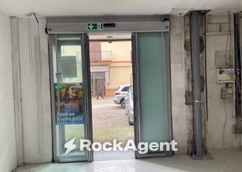 Interno non residenziale - Negozio via dei Goti, 7, Angri - foto 16