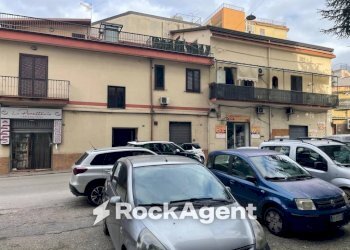 Facciata - Negozio via dei Goti, 7, Angri - foto 22