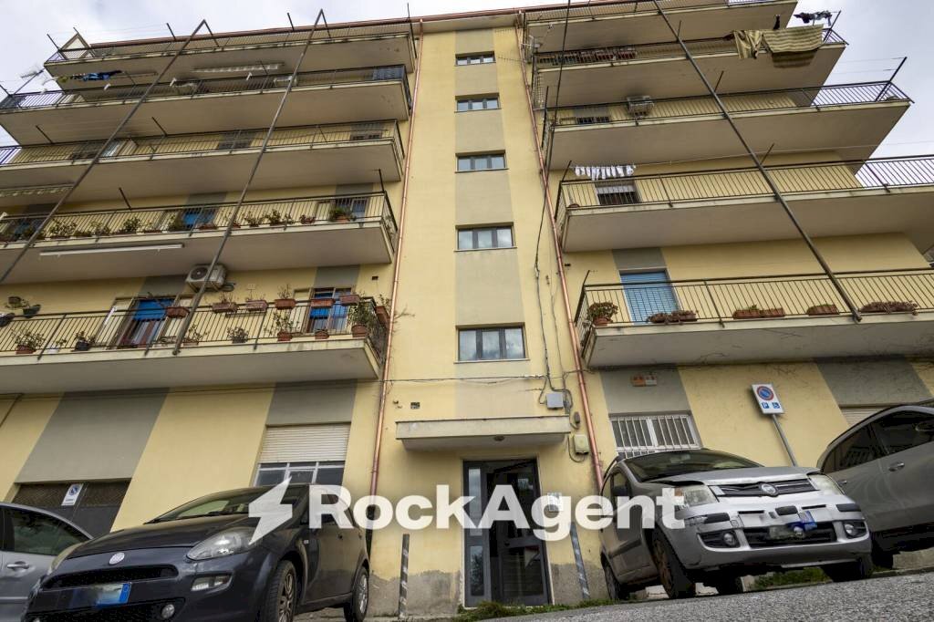 Facciata - Three-room apartment via Candela, 12, Catanzaro - photo 3