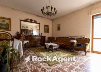 Salone - Three-room apartment via Candela, 12, Catanzaro - photo 10