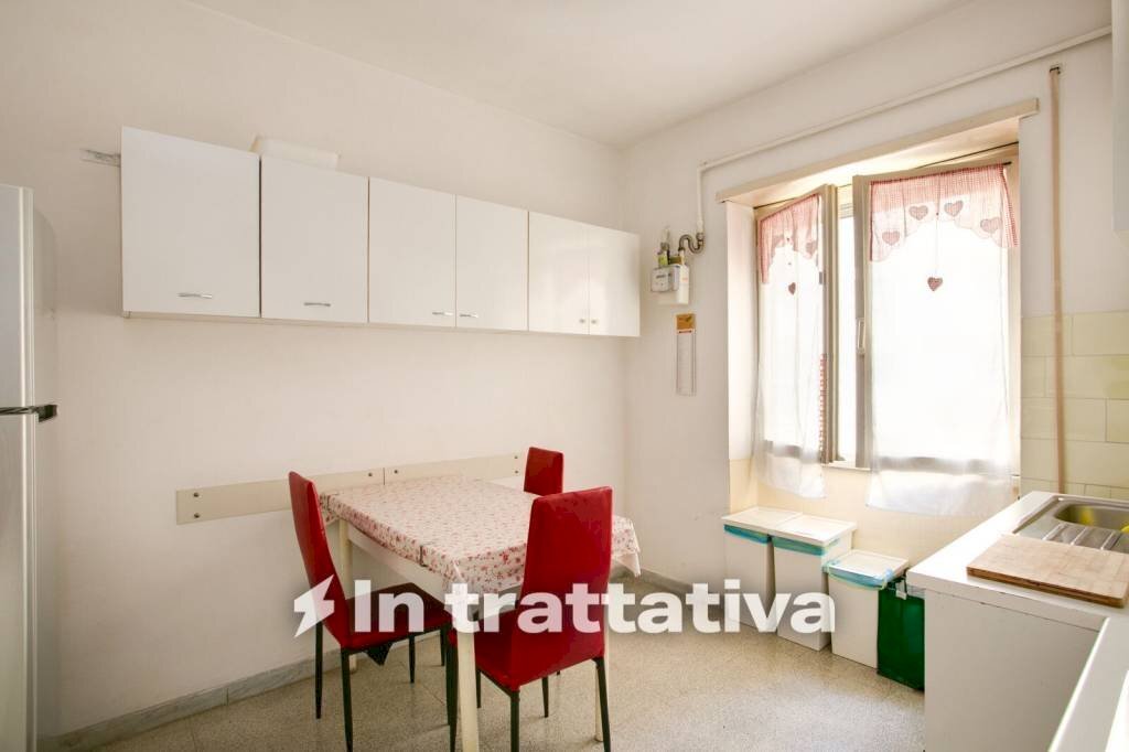 Cucina - Bilocale via Calpurnio Fiamma, 130, Roma - foto 2