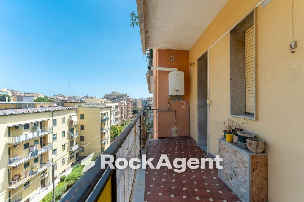 Balcone - Bilocale via Costanza D'Aragona, 17, Catania - foto 2