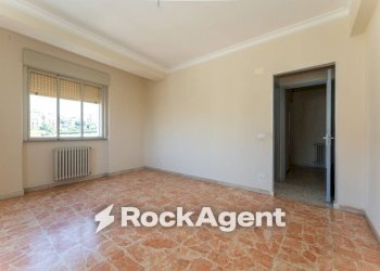 Camera da letto - Bilocale via Costanza D'Aragona, 17, Catania - foto 10