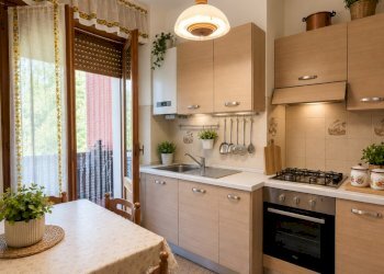 tavolo e cucina - Apartment Aulla - photo 7