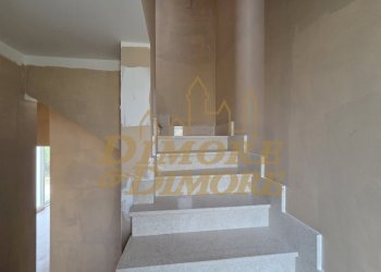 Scale accesso primo piano 2 - Villa Ceriale - photo 15