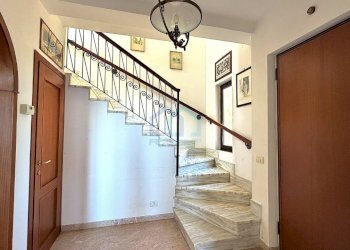 scala interna - Villa Via Millelire 14, Bergeggi - photo 9