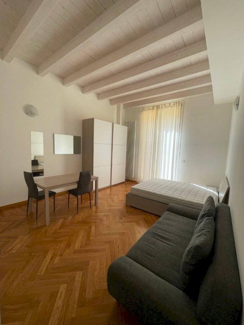 Monolocale Via Santo Stefano, 49, Bologna (zona Centro Storico) - foto 3