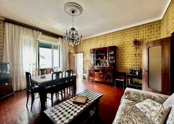 Four-room apartment Via Avvocato Giuseppe Cavassola, Finale Ligure - photo 1