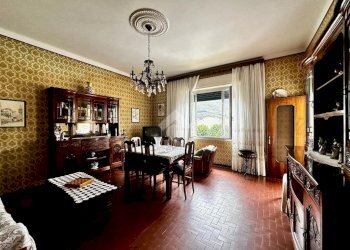 Four-room apartment Via Avvocato Giuseppe Cavassola, Finale Ligure - photo 5