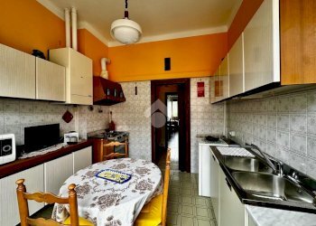 Four-room apartment Via Avvocato Giuseppe Cavassola, Finale Ligure - photo 8