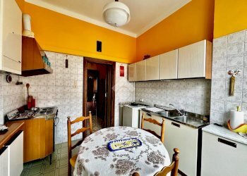 Four-room apartment Via Avvocato Giuseppe Cavassola, Finale Ligure - photo 9
