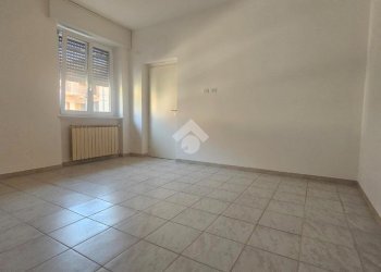 Bilocale Via san giuseppe maria gambaro, Galliate - foto 4