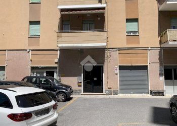 Box locale via fratelli canale, Genova (neighborhood San Martino) - photo 1