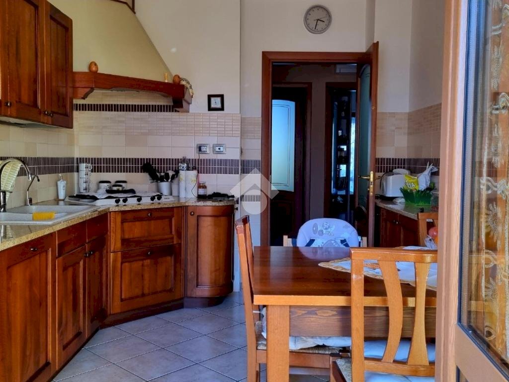 Four-room apartment Via gilles de chevreres, Aosta - photo 3