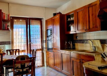 Four-room apartment Via gilles de chevreres, Aosta - photo 1