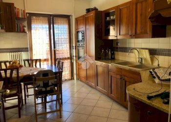 Four-room apartment Via gilles de chevreres, Aosta - photo 4
