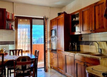 Four-room apartment Via gilles de chevreres, Aosta - photo 5