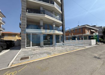 Foto 19 - Commercial Premises VIA MAZZINI, Alba Adriatica - photo 19