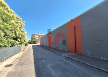 Foto 3 - Commercial Premises Via Dei Mulini
snc, Benevento - photo 3
