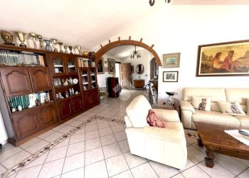 Semi-detached house Strada Cason della Guardia, Imperia - photo 16