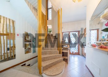 Scale - Semi-detached house Via Dei Verdoni
43, Roma - photo 19