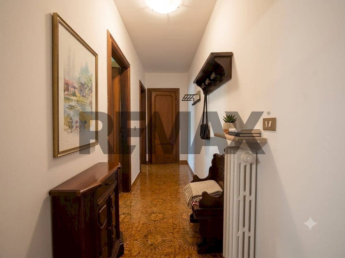 Hall / corridoio - Three-room apartment VIA L'AQUILA sassa
160, L'Aquila - photo 3