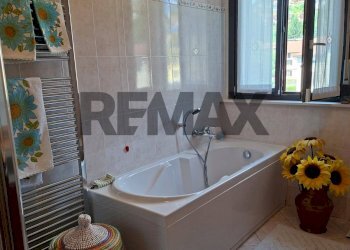 Bagno - Three-room apartment Via Filippo Turati
 
48, Luino - photo 17