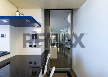 Hall / corridoio - Three-room apartment Via Pace
 
14, Meda - photo 20