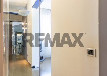 Hall / corridoio - Three-room apartment Via Pace
 
14, Meda - photo 30