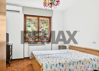 Camera / camera da letto - Three-room apartment via Unità d'Italia
 
34, Olgiate Olona - photo 8