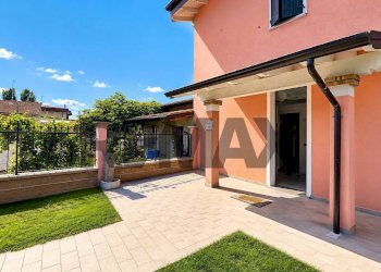 Terrazza - Villa via figlie della carità di san vincenzo de paoli
 
5, Piadena Drizzona - foto 1