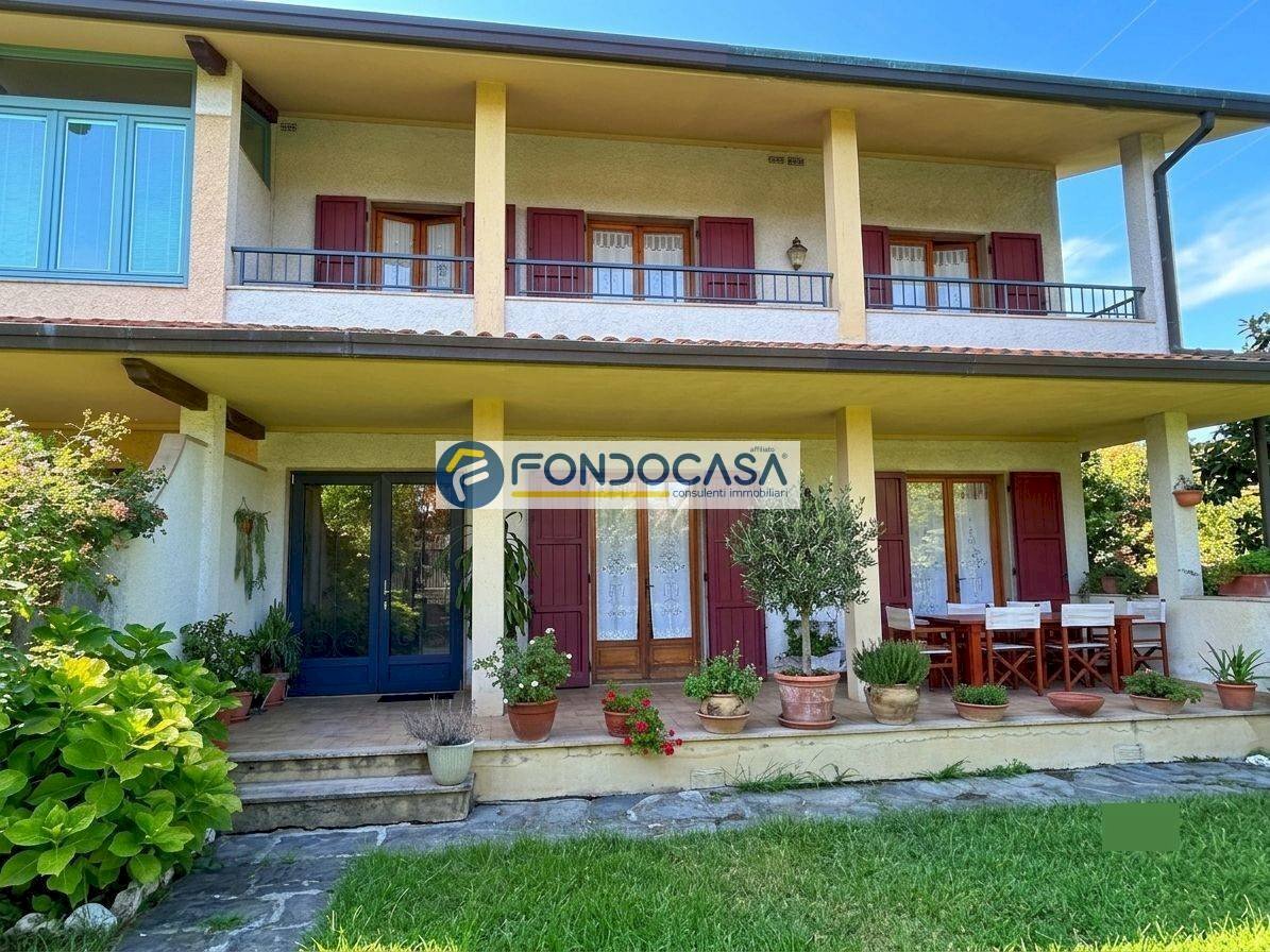 Facciata - Casa semi indipendente Via Antonio Gramsci
 
8, Forte dei Marmi - foto 2