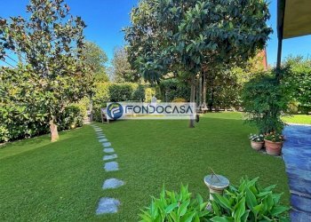 Giardino esterno - Casa semi indipendente Via Antonio Gramsci
 
8, Forte dei Marmi - foto 28