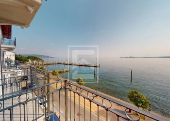 Foto 1 - Trilocale LUNGOLAGO ZANARDELLI
 
70, Toscolano-Maderno - foto 1