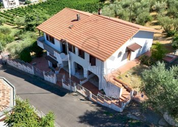 Facciata - Villa via del Colle, 20, Verucchio - foto 1