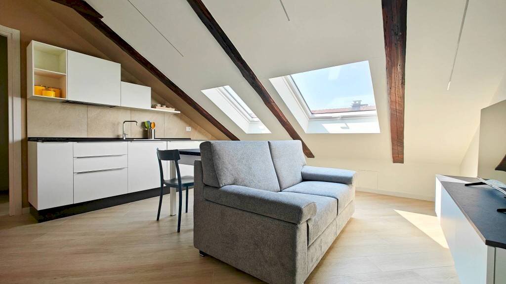 Soggiorno - Attico via Principessa Clotilde, 34, Torino (zona San Donato) - foto 1
