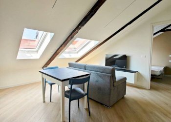 Soggiorno - Attico via Principessa Clotilde, 34, Torino (zona San Donato) - foto 2