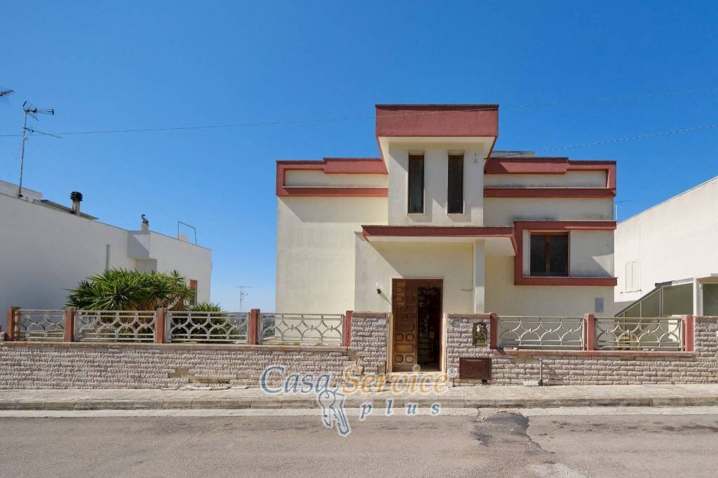 Facciata - Casa indipendente via Savona, Matino - foto 2
