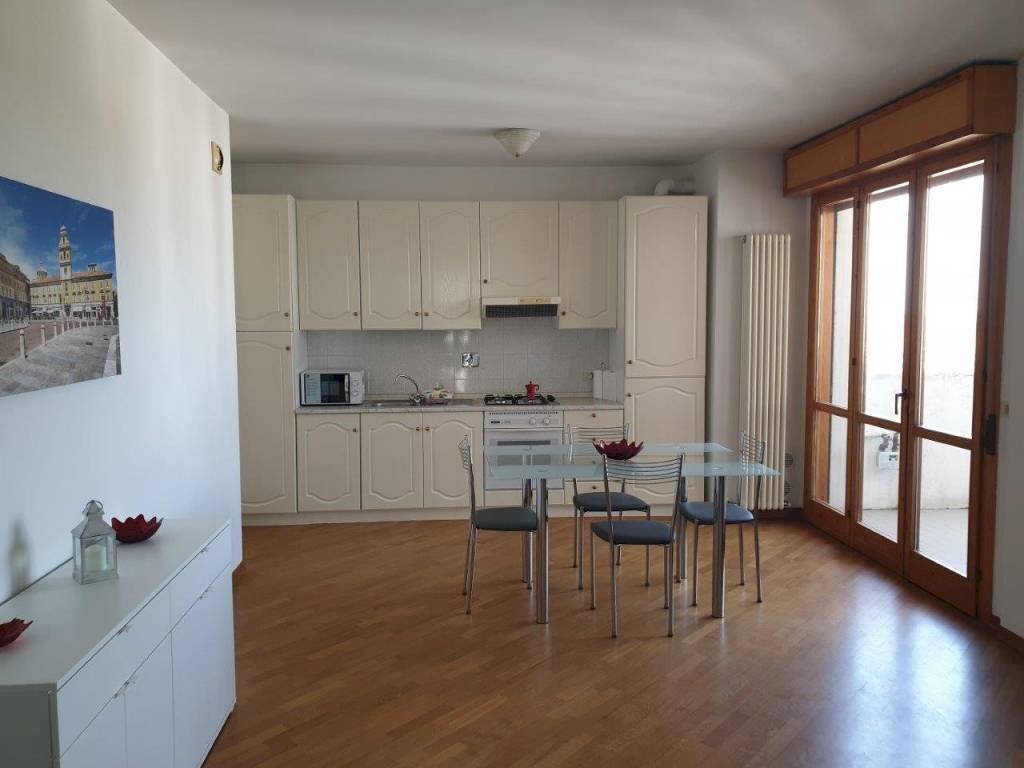 Cucina - Appartamento piazza Giuseppina Strepponi, 15, Parma - foto 3